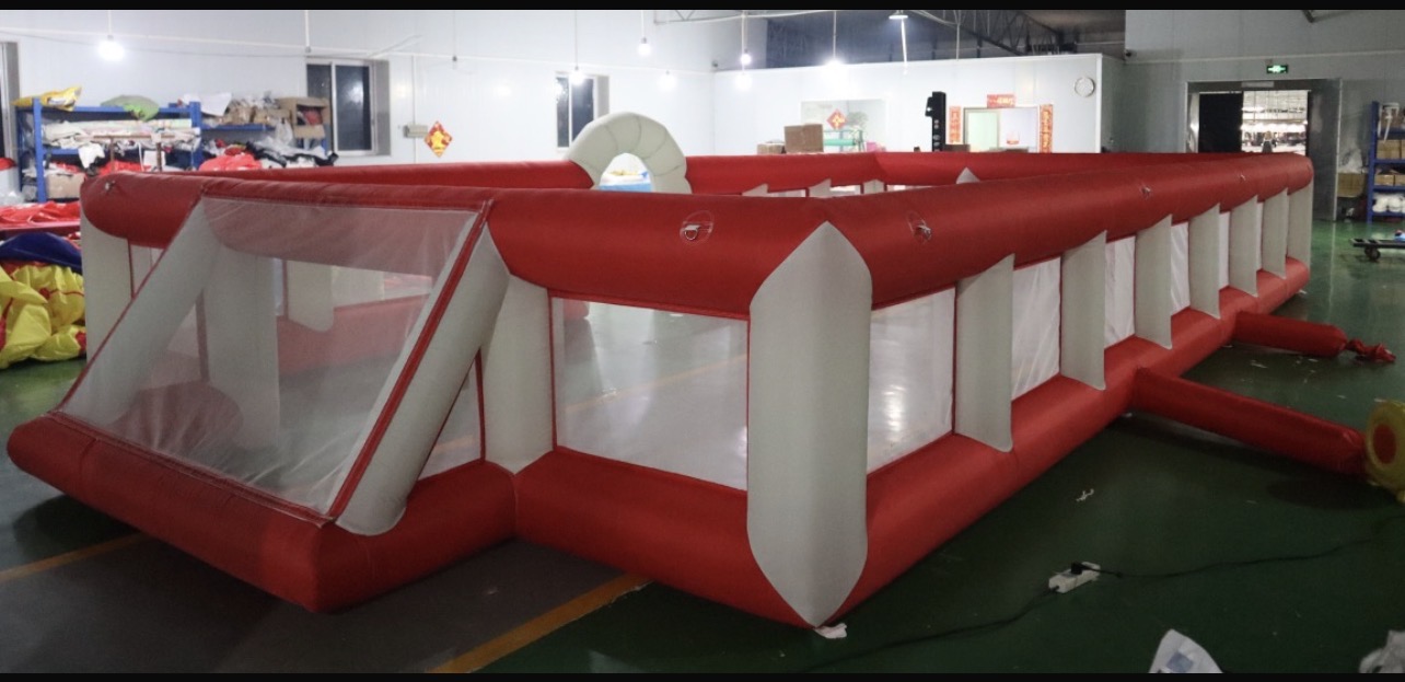 Terrain de foot gonflable
